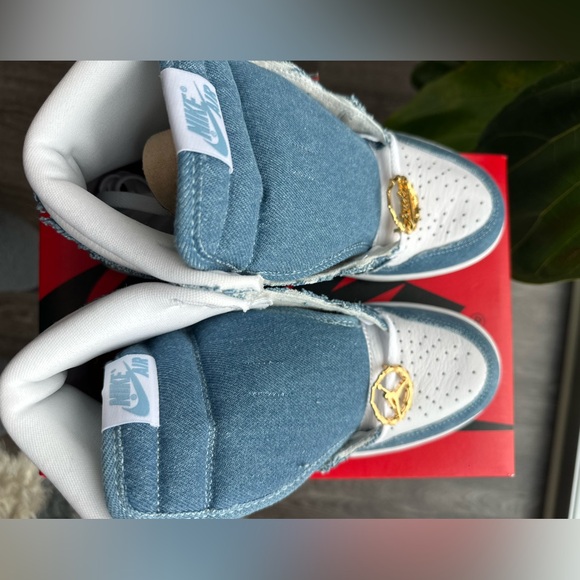 Womens Air Jordan 1 Retro High OG 'Denim - Picture 2 of 11